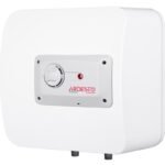 Водонагреватель ARDESTO EWH-30 над мойкой
