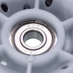 Ролик барабана з кріпленням для сушильної машини Bosch 00613598 - Зображення 3